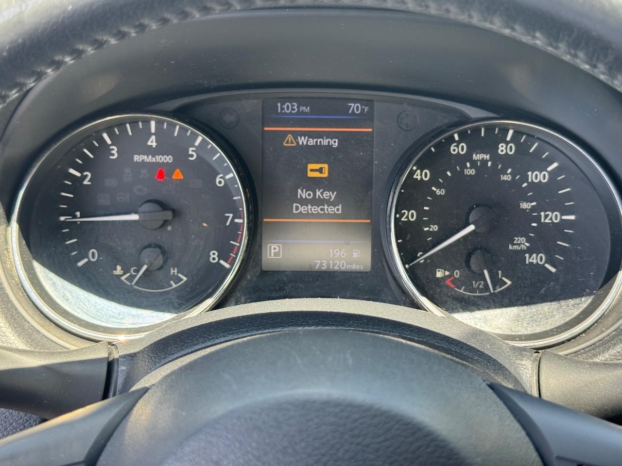 Nissan Rogue Vehicle Full-screen Gallery Image 19