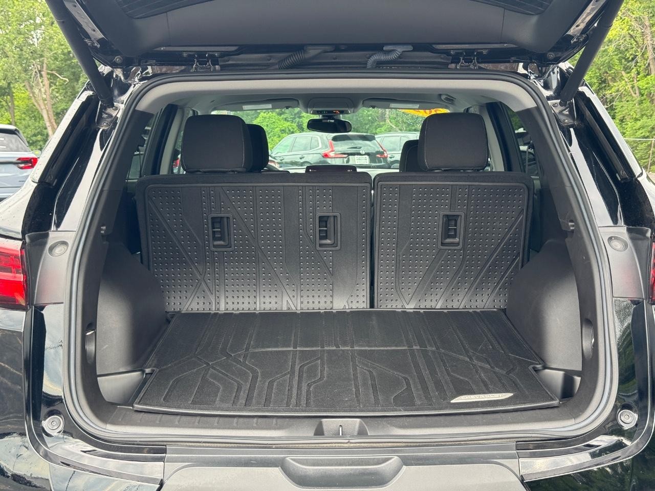 Chevrolet Blazer Vehicle Full-screen Gallery Image 05