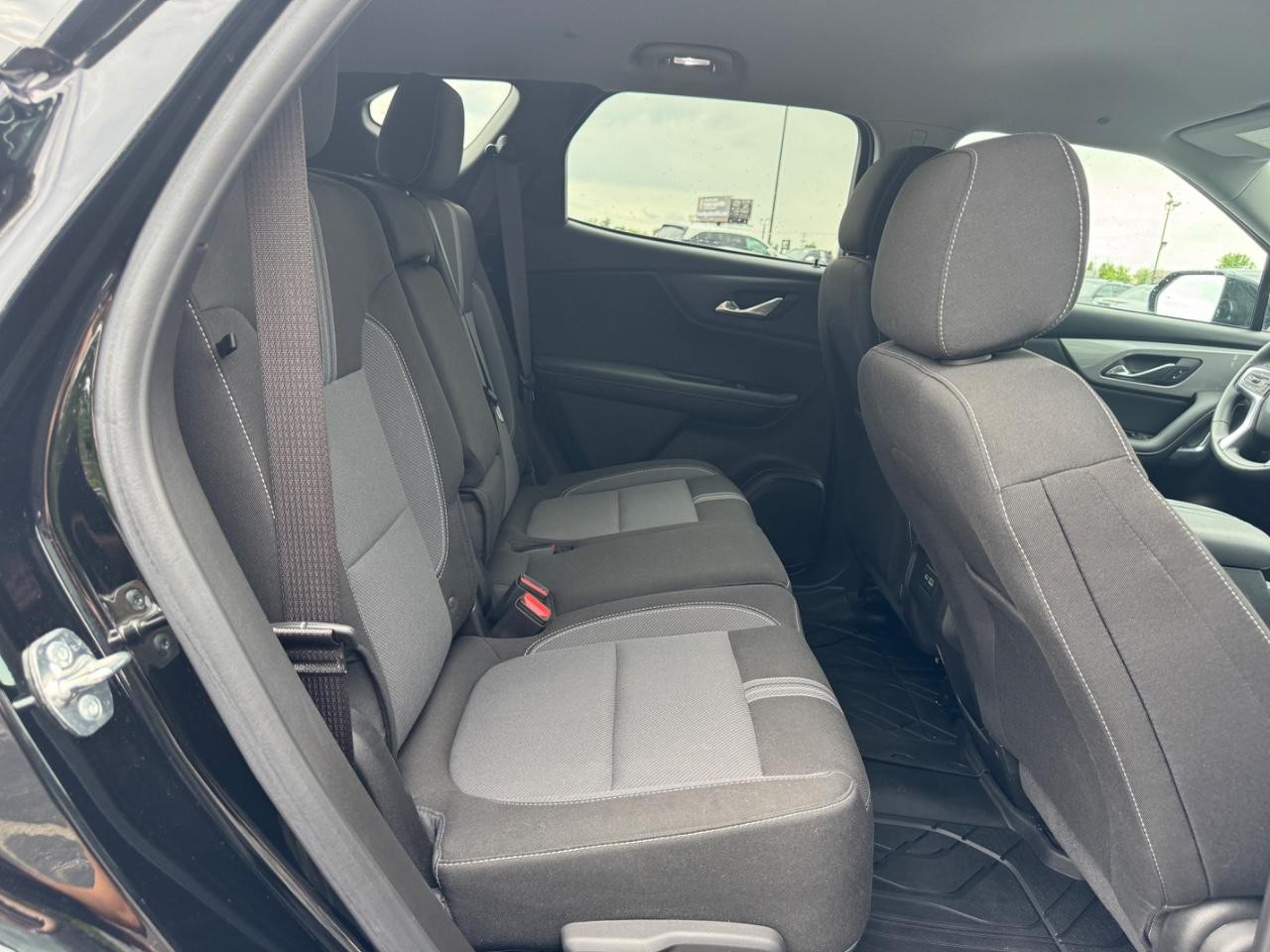 Chevrolet Blazer Vehicle Full-screen Gallery Image 11