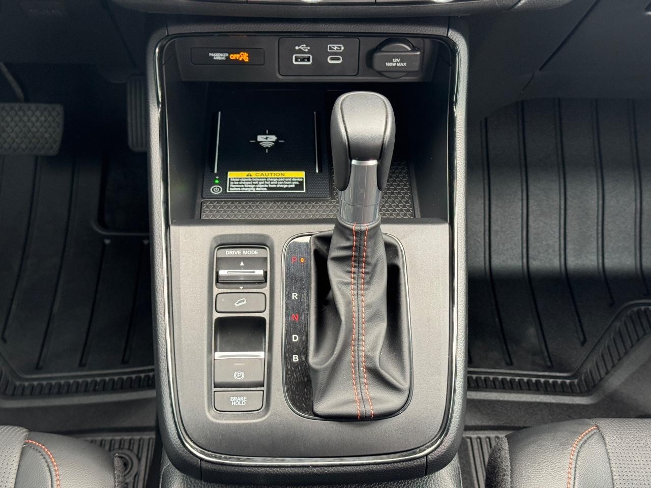 Honda CR-V Hybrid Vehicle Full-screen Gallery Image 16