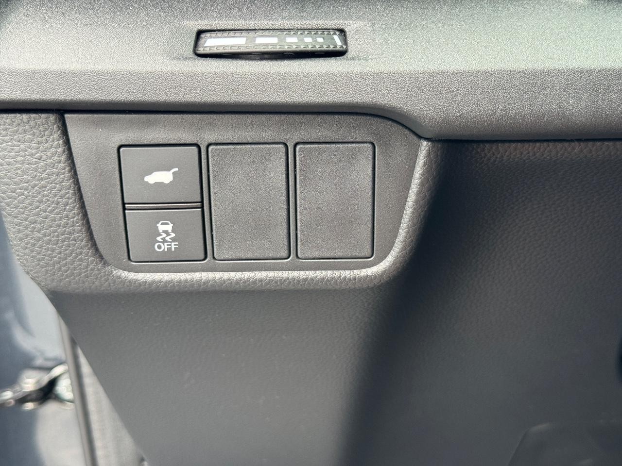 Honda CR-V Hybrid Vehicle Full-screen Gallery Image 24