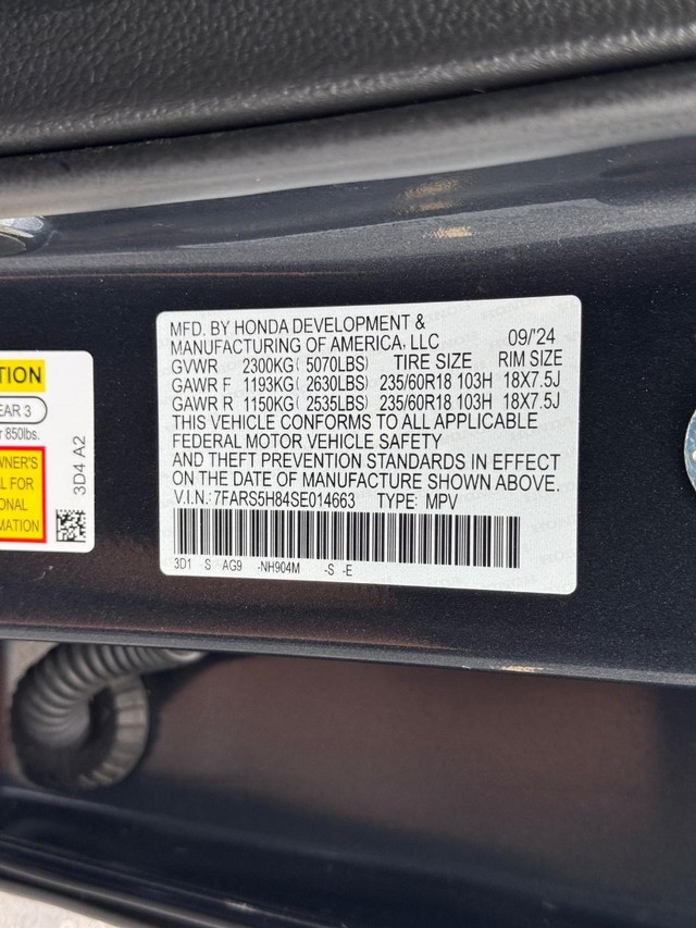 Honda CR-V Hybrid Vehicle Full-screen Gallery Image 28