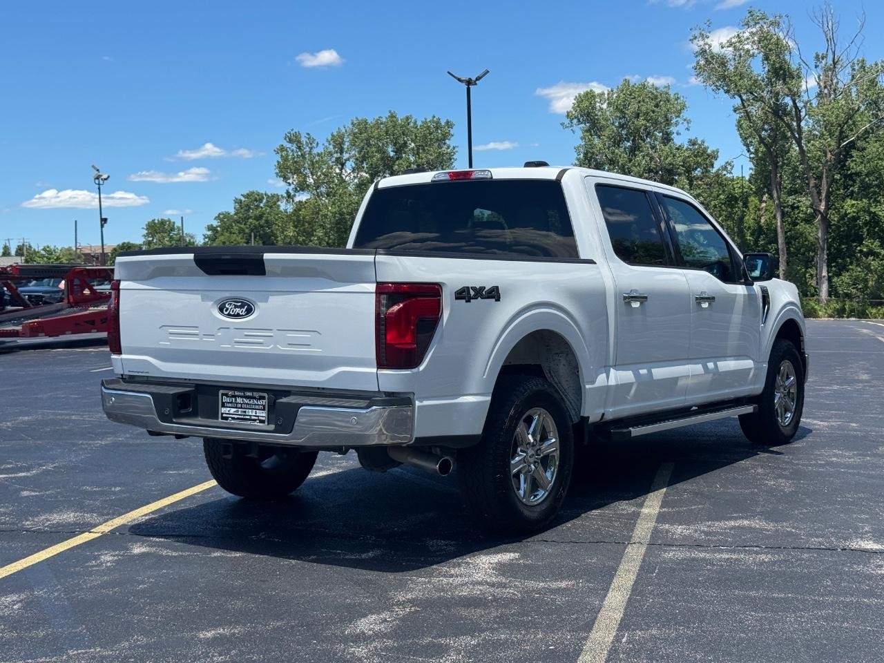 Ford F-150 Vehicle Full-screen Gallery Image 04