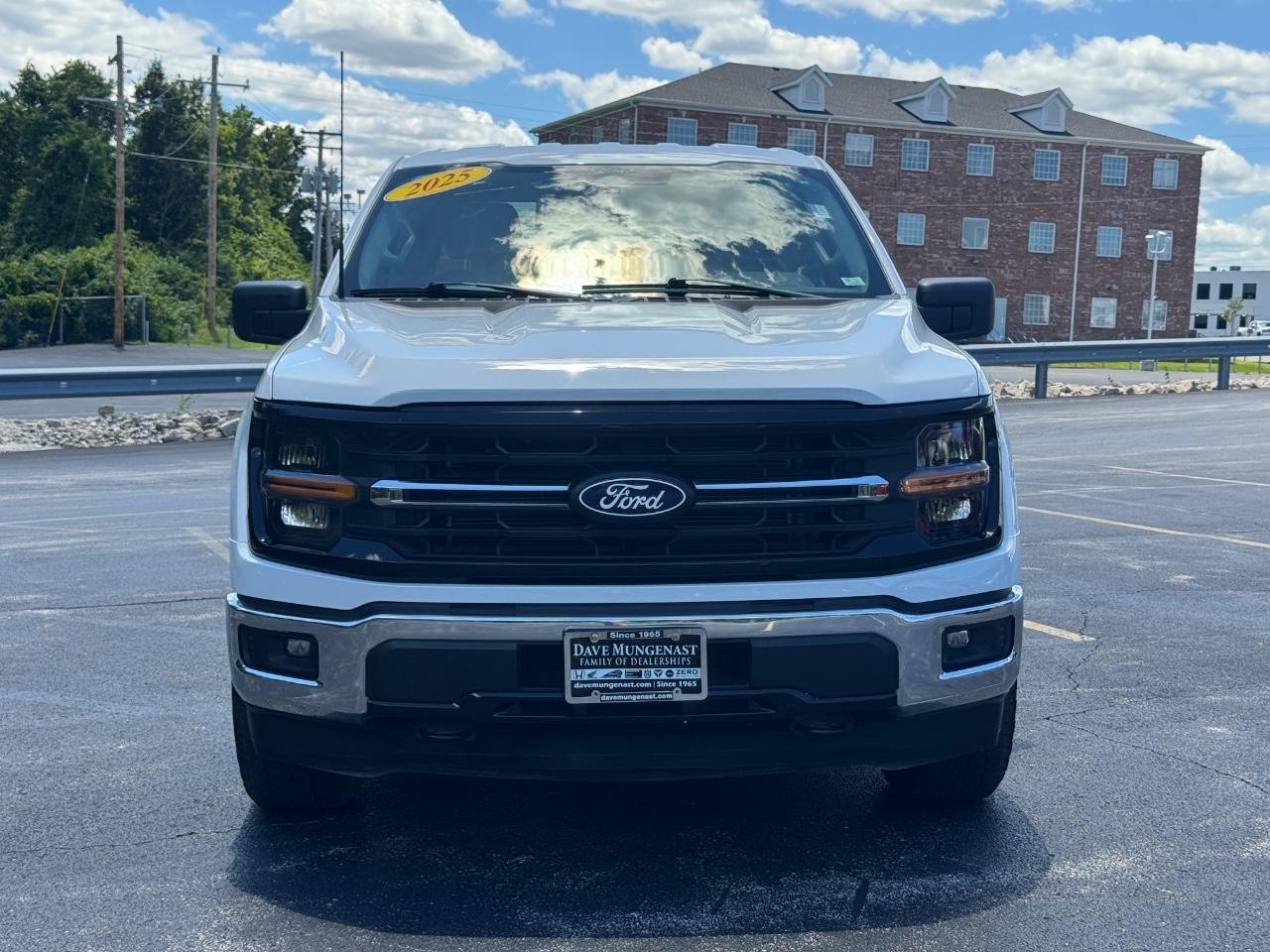 Ford F-150 Vehicle Full-screen Gallery Image 10