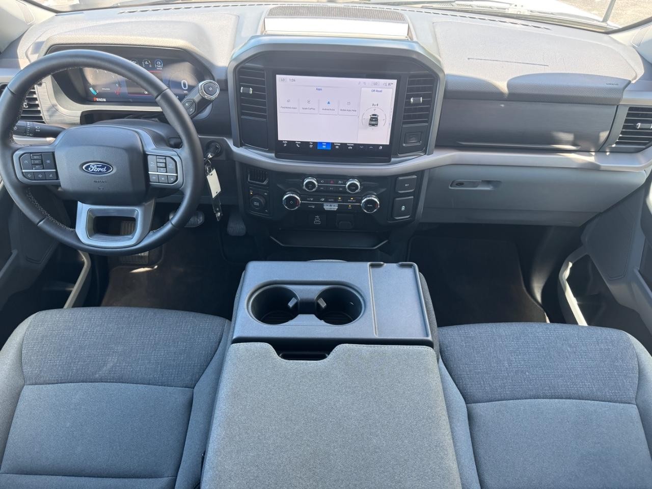 Ford F-150 Vehicle Full-screen Gallery Image 12