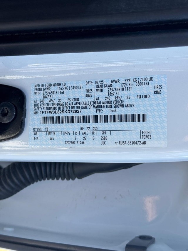 Ford F-150 Vehicle Full-screen Gallery Image 25