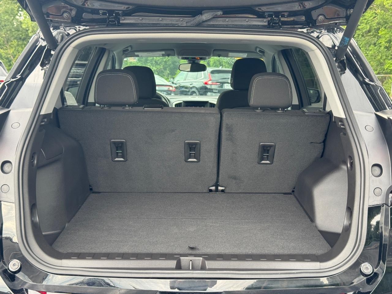 GMC Terrain Vehicle Full-screen Gallery Image 05