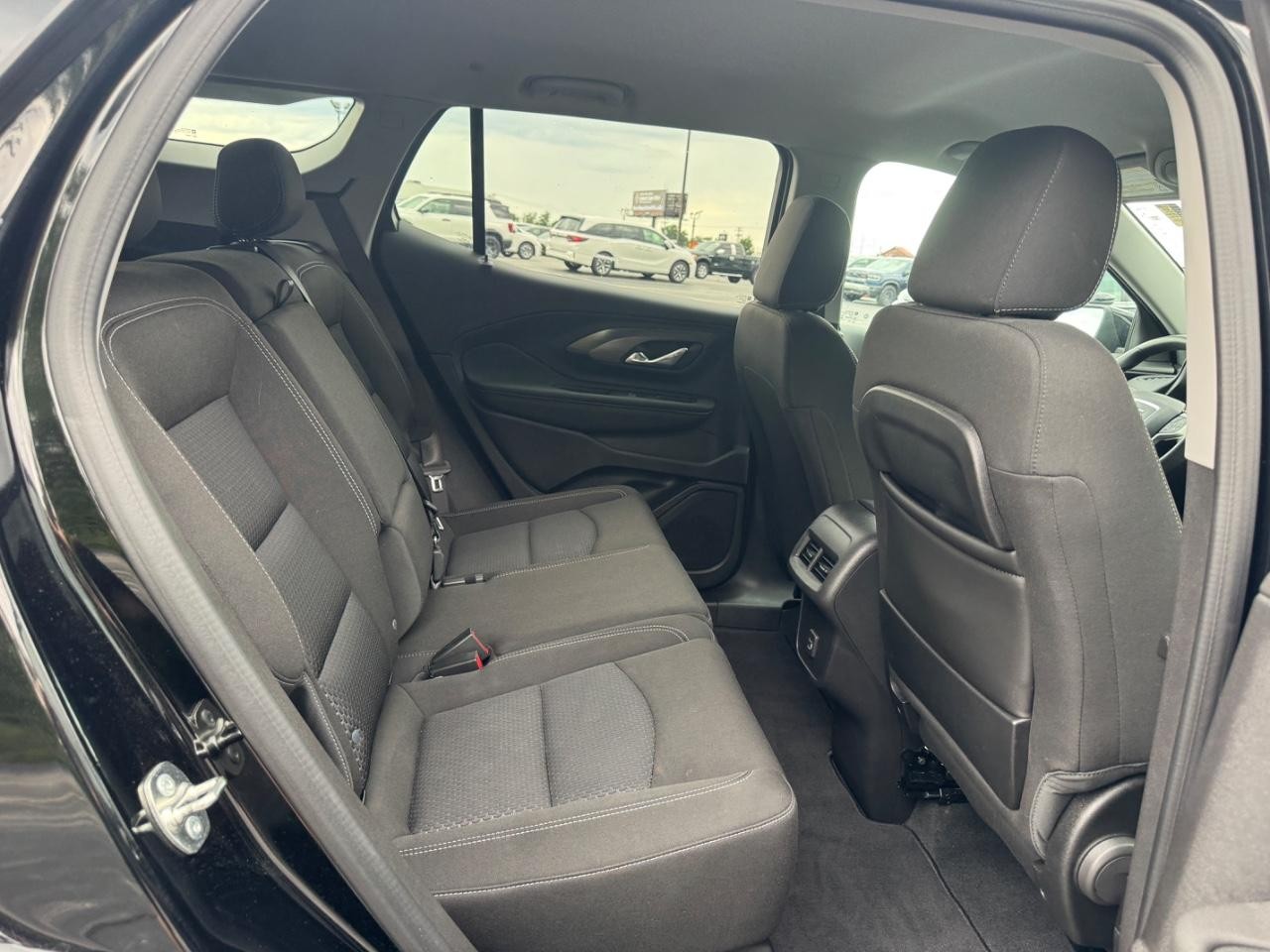 GMC Terrain Vehicle Full-screen Gallery Image 11