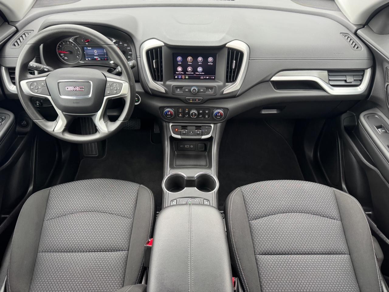 GMC Terrain Vehicle Full-screen Gallery Image 12