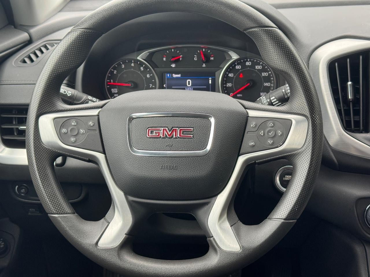 GMC Terrain Vehicle Full-screen Gallery Image 13