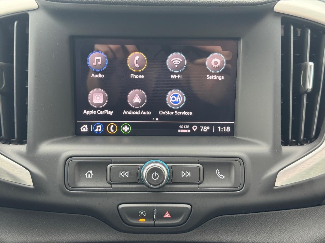 GMC Terrain Vehicle Full-screen Gallery Image 14