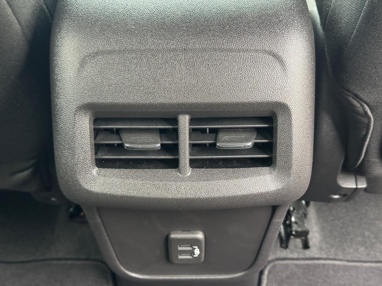 GMC Terrain Vehicle Full-screen Gallery Image 16