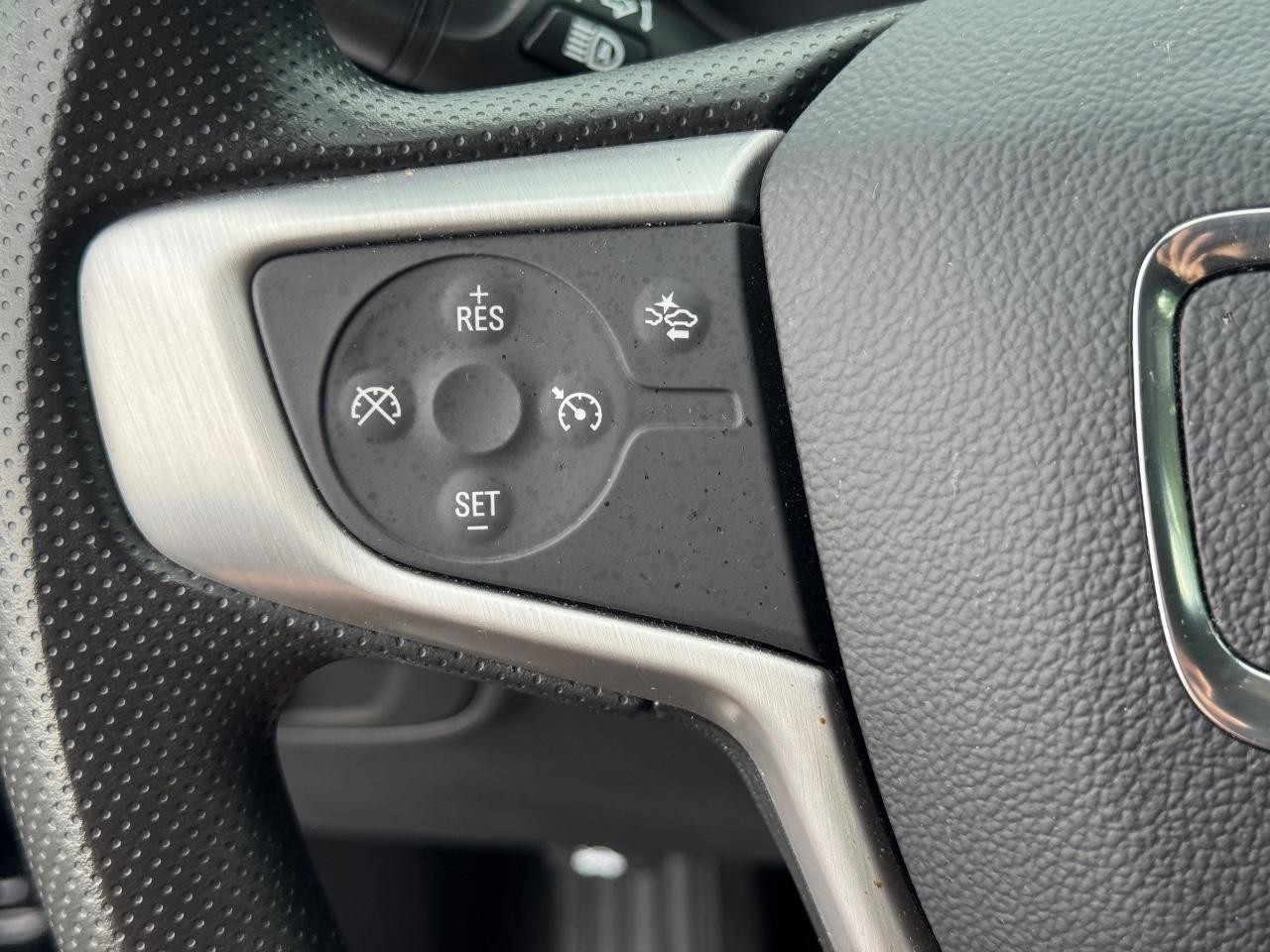 GMC Terrain Vehicle Full-screen Gallery Image 20
