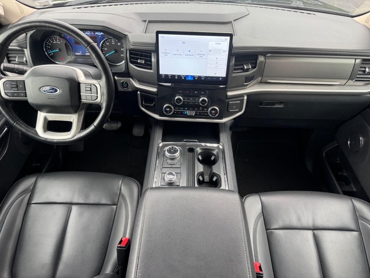 Ford Expedition Max Vehicle Full-screen Gallery Image 13