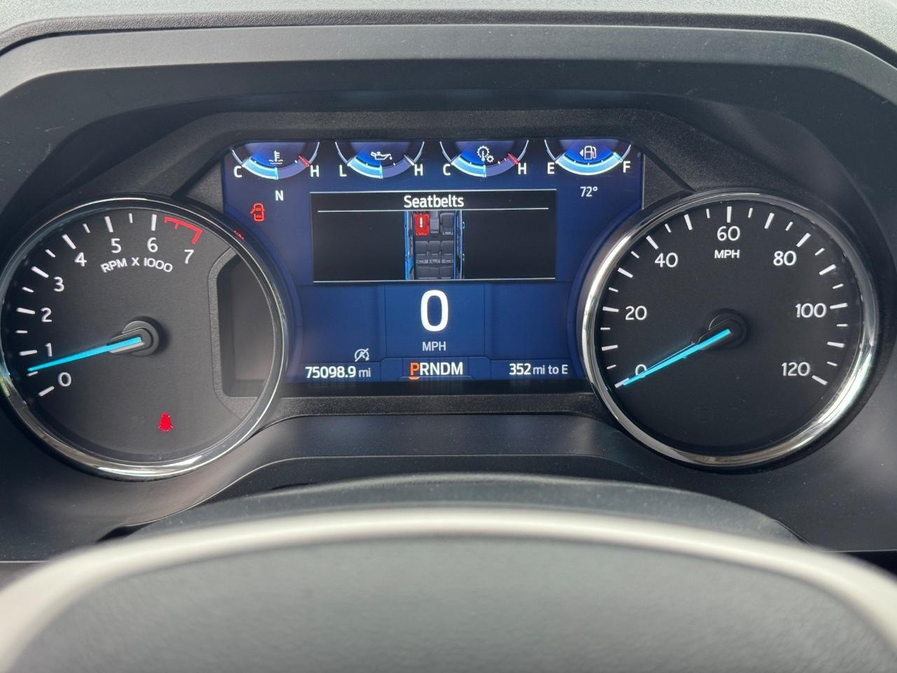 Ford Expedition Max Vehicle Full-screen Gallery Image 21