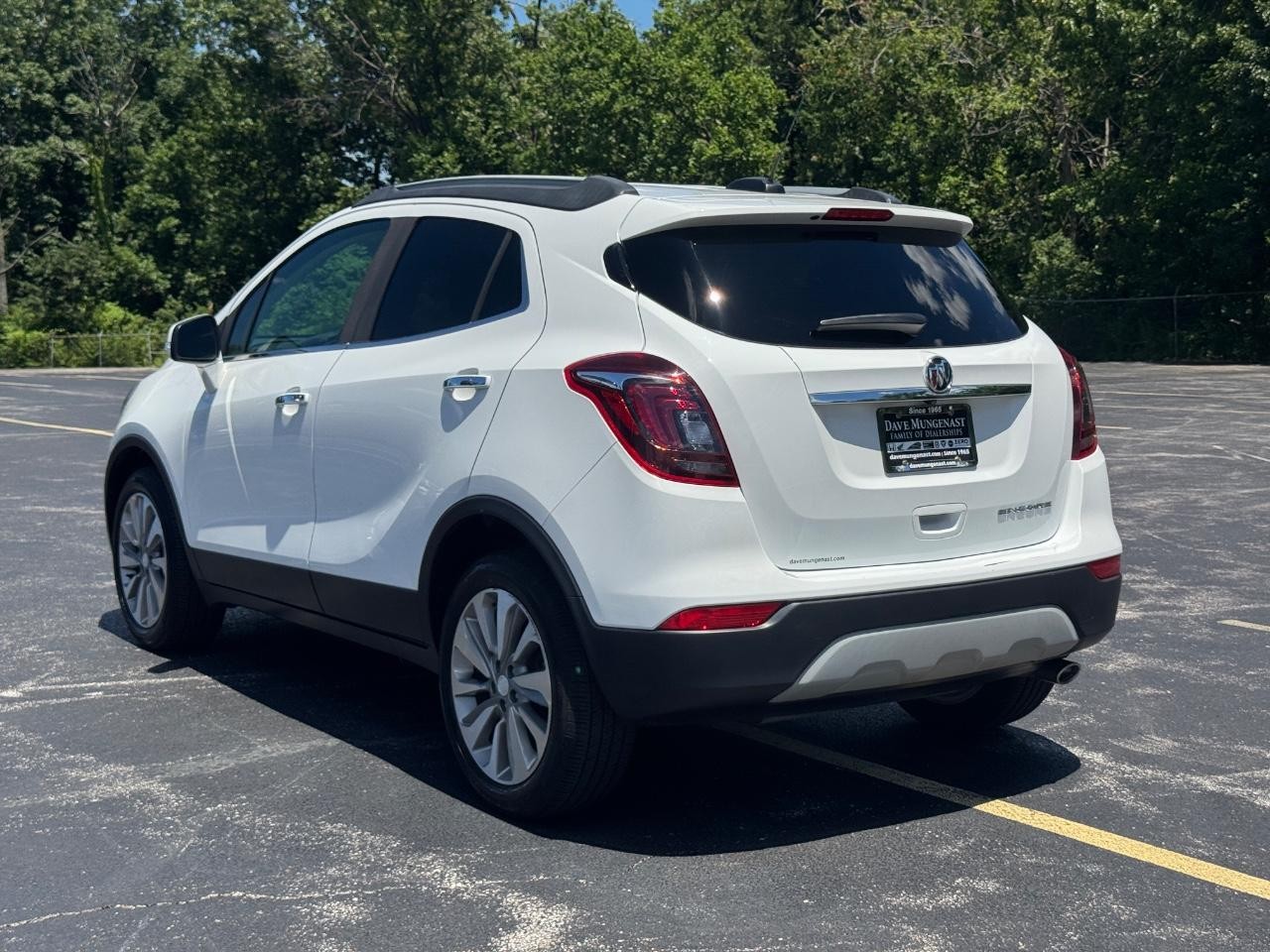 Buick Encore Vehicle Full-screen Gallery Image 07