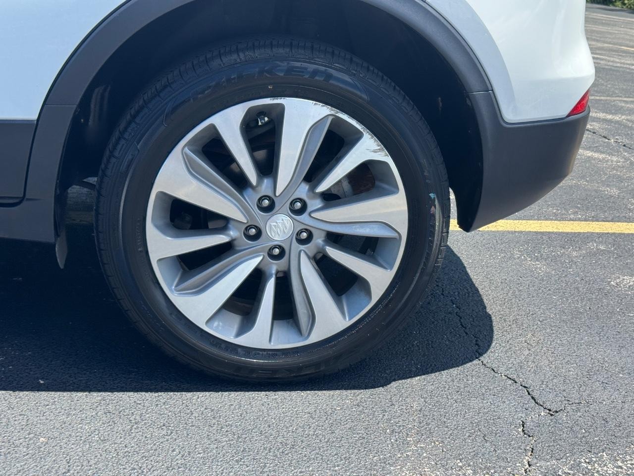 Buick Encore Vehicle Full-screen Gallery Image 08