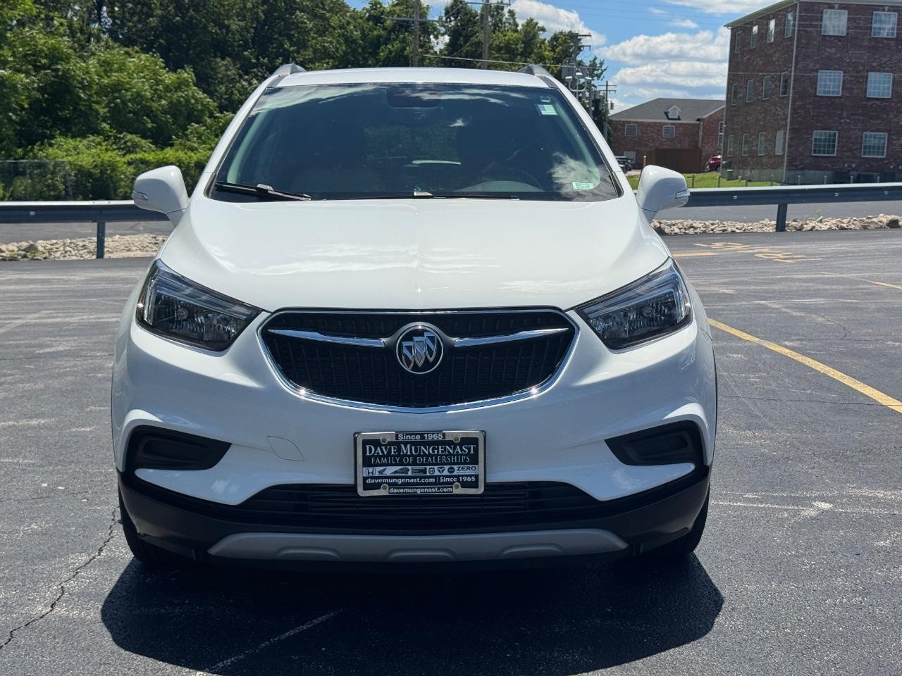 Buick Encore Vehicle Full-screen Gallery Image 10