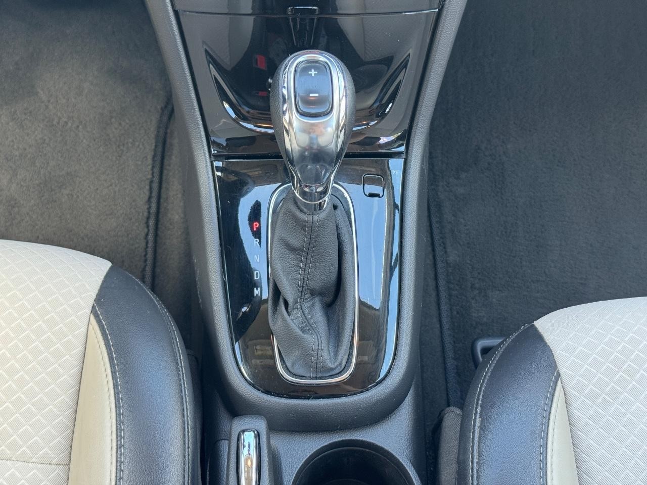 Buick Encore Vehicle Full-screen Gallery Image 16