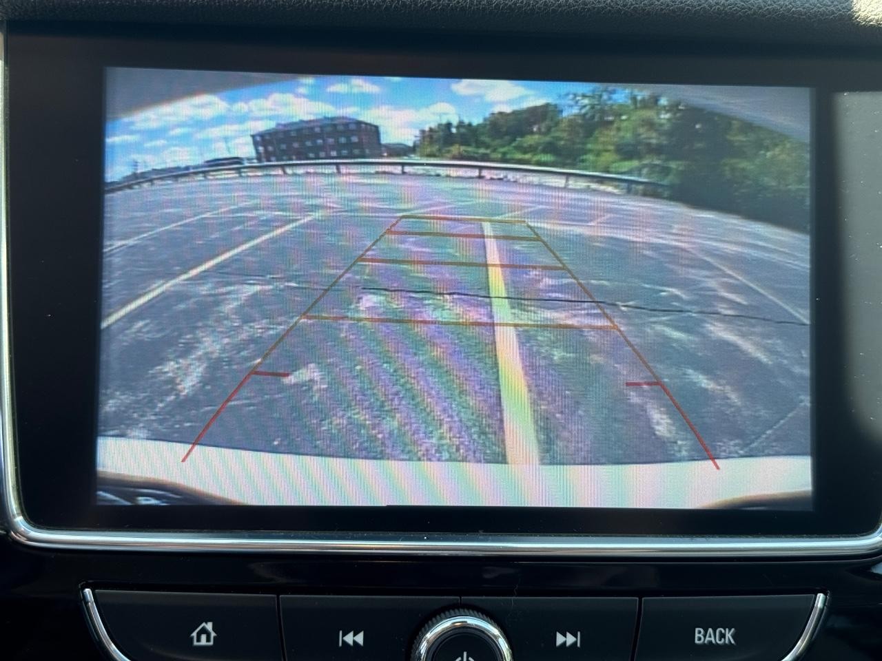 Buick Encore Vehicle Full-screen Gallery Image 23
