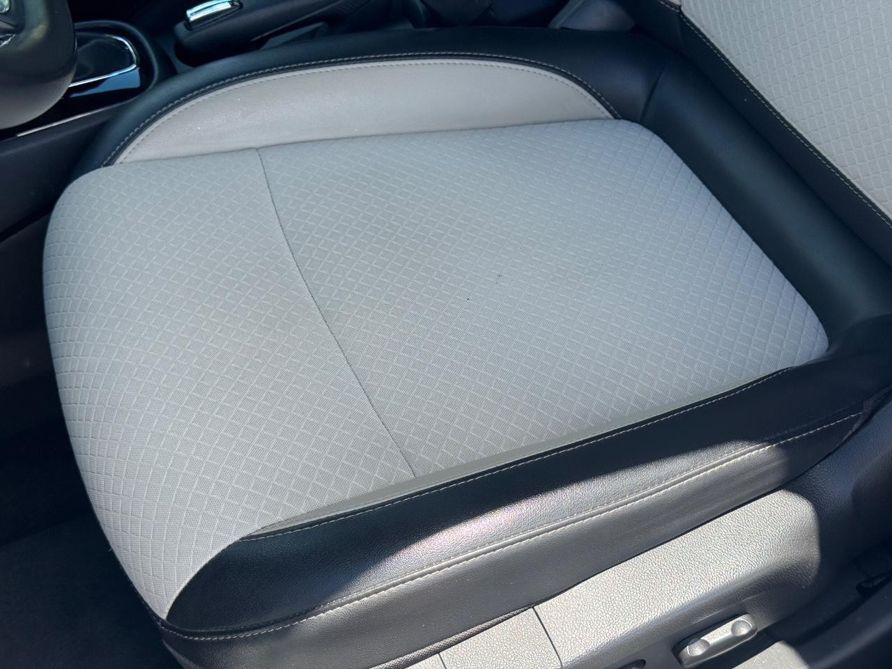 Buick Encore Vehicle Full-screen Gallery Image 25