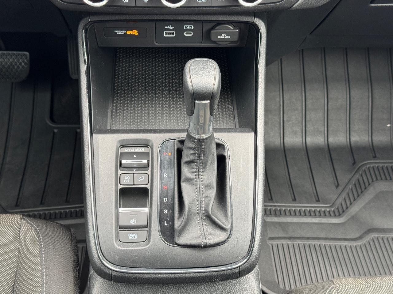 Honda CR-V Vehicle Full-screen Gallery Image 16