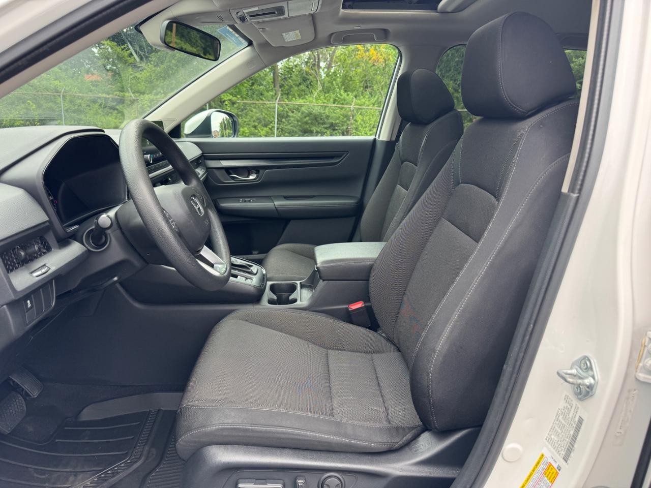 Honda CR-V Vehicle Full-screen Gallery Image 19