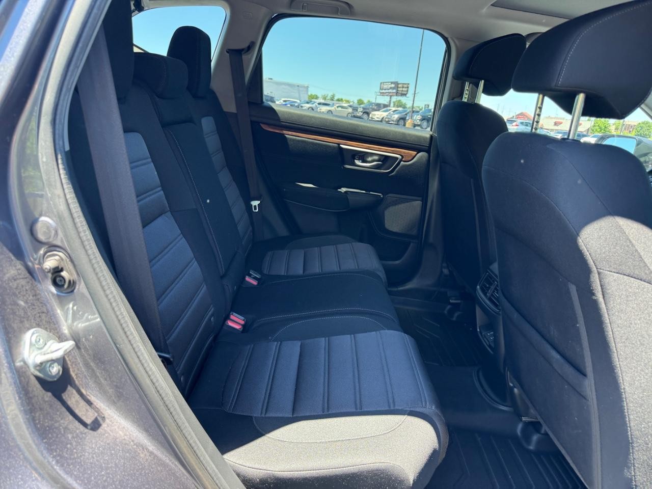 Honda CR-V Vehicle Full-screen Gallery Image 11