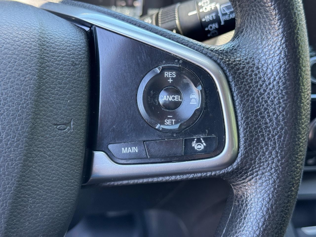 Honda CR-V Vehicle Full-screen Gallery Image 22