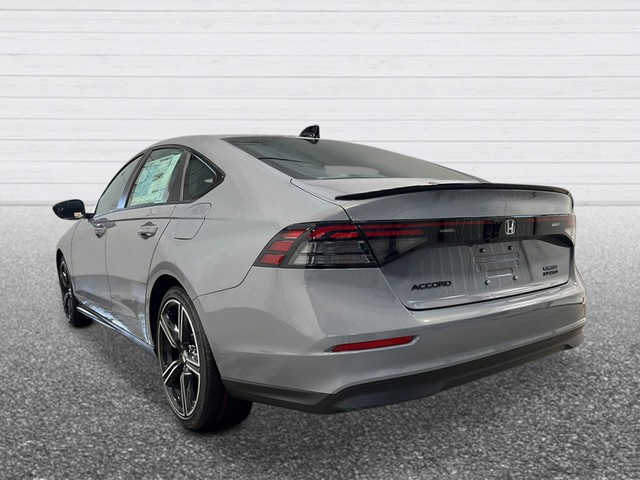 Honda Accord Hybrid Vehicle Full-screen Gallery Image 04