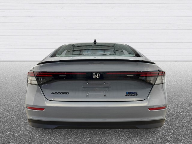Honda Accord Hybrid Vehicle Full-screen Gallery Image 05