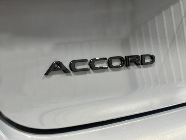 Honda Accord Hybrid Vehicle Full-screen Gallery Image 08