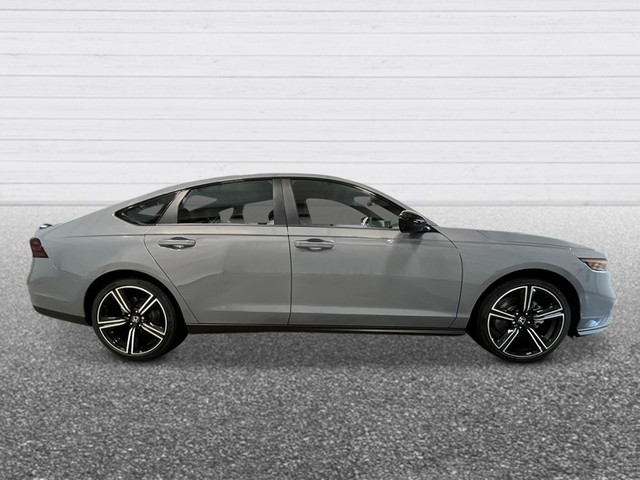 Honda Accord Hybrid Vehicle Full-screen Gallery Image 09