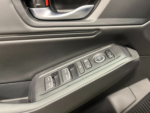 Honda Accord Hybrid Vehicle Full-screen Gallery Image 15