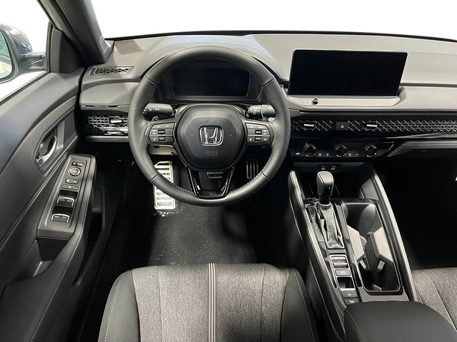 Honda Accord Hybrid Vehicle Full-screen Gallery Image 18