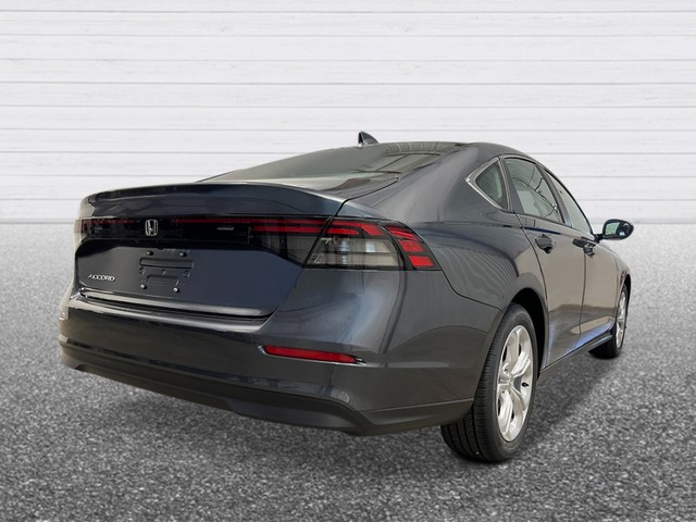 Honda Accord Sedan Vehicle Full-screen Gallery Image 07