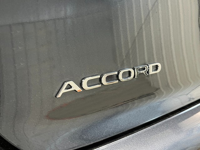 Honda Accord Sedan Vehicle Full-screen Gallery Image 08