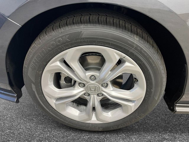 Honda Accord Sedan Vehicle Full-screen Gallery Image 10