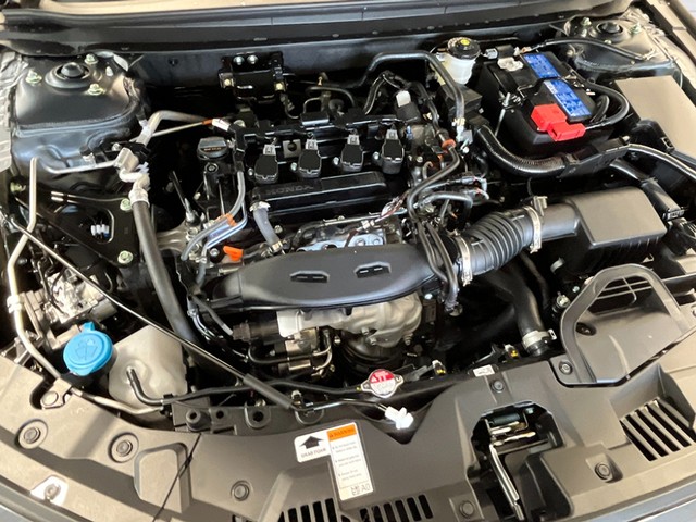 Honda Accord Sedan Vehicle Full-screen Gallery Image 11
