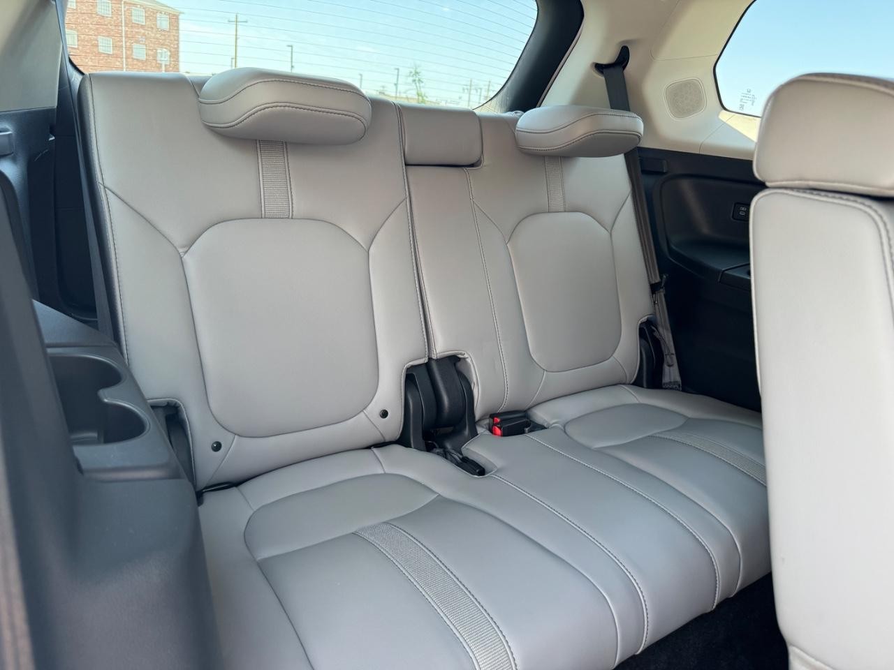 Honda Pilot Vehicle Full-screen Gallery Image 12