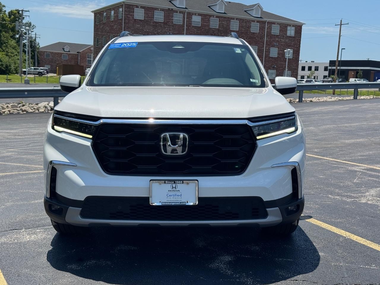 Honda Pilot Vehicle Full-screen Gallery Image 22