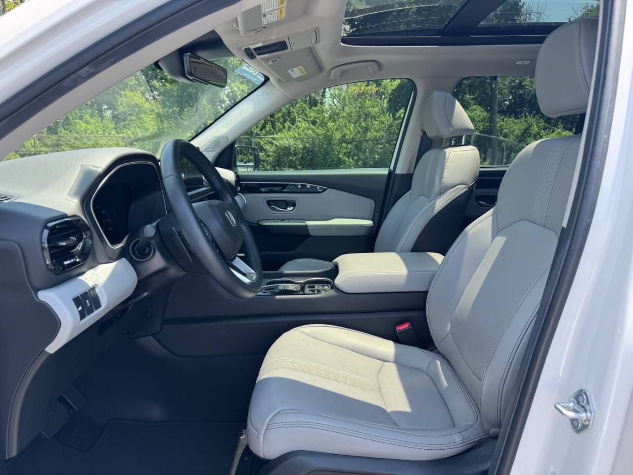 Honda Pilot Vehicle Full-screen Gallery Image 32