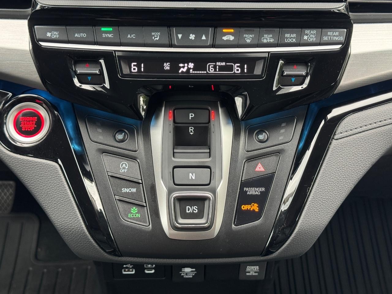 Honda Odyssey Vehicle Full-screen Gallery Image 16
