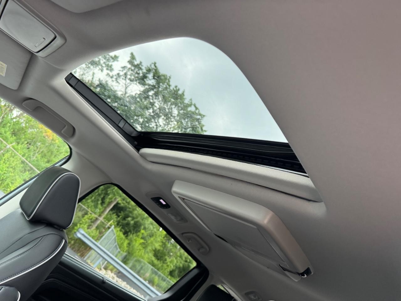Honda Odyssey Vehicle Full-screen Gallery Image 21
