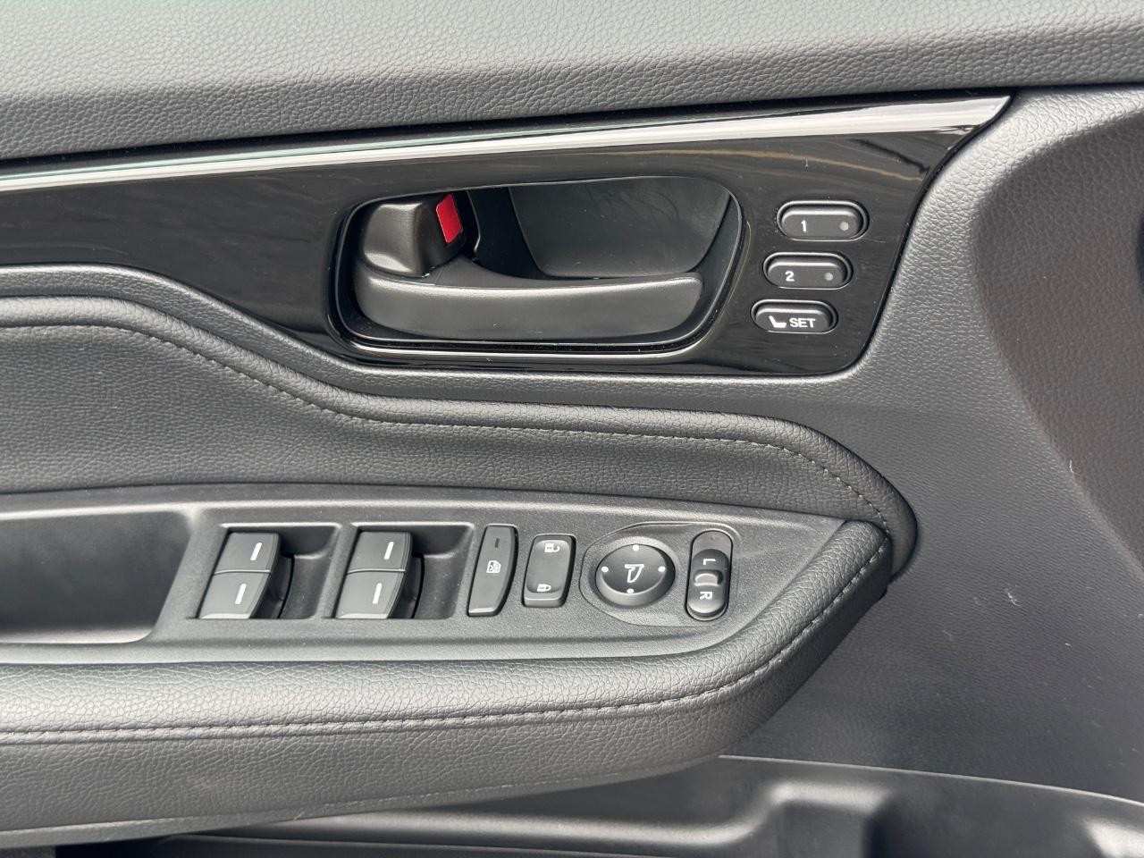 Honda Odyssey Vehicle Full-screen Gallery Image 28