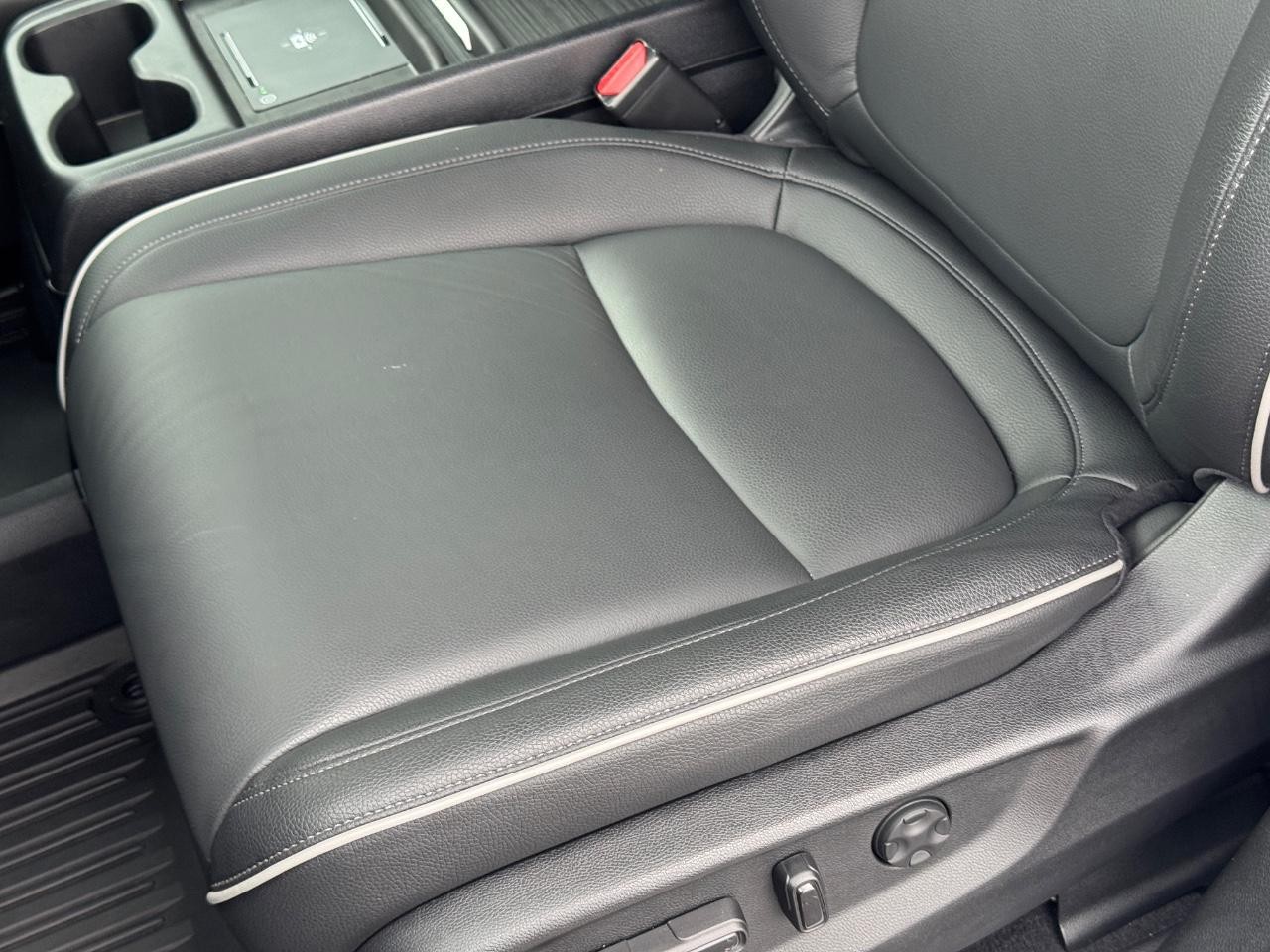 Honda Odyssey Vehicle Full-screen Gallery Image 29