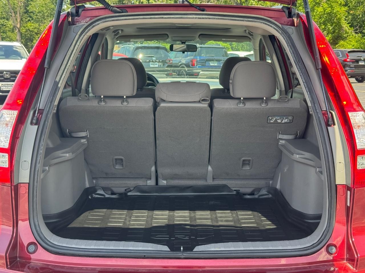 Honda CR-V Vehicle Full-screen Gallery Image 05