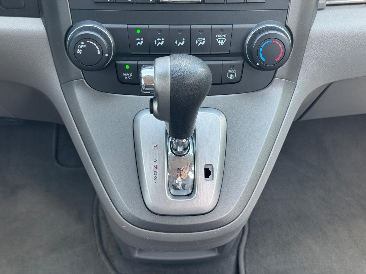 Honda CR-V Vehicle Full-screen Gallery Image 15