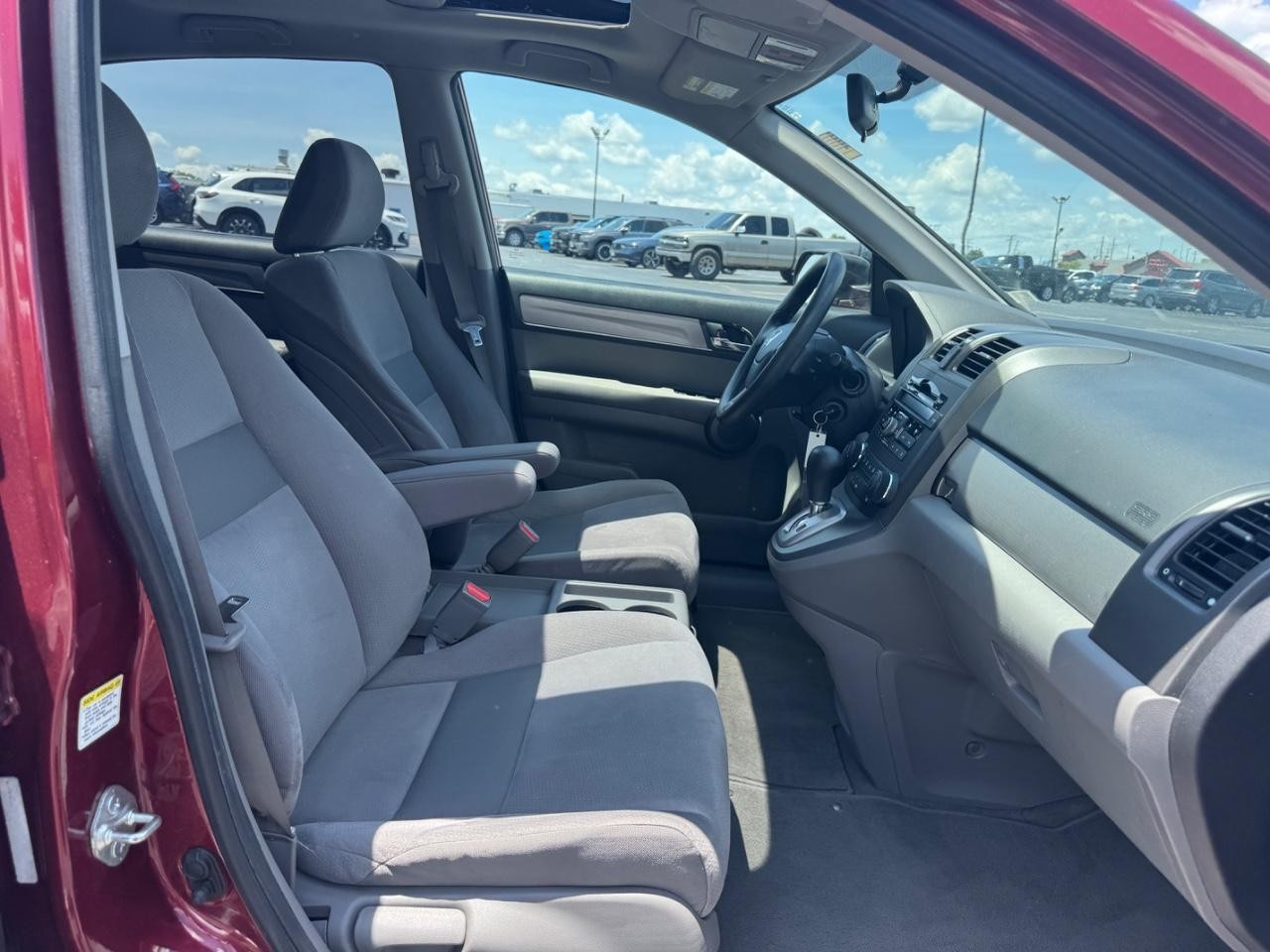 Honda CR-V Vehicle Full-screen Gallery Image 16