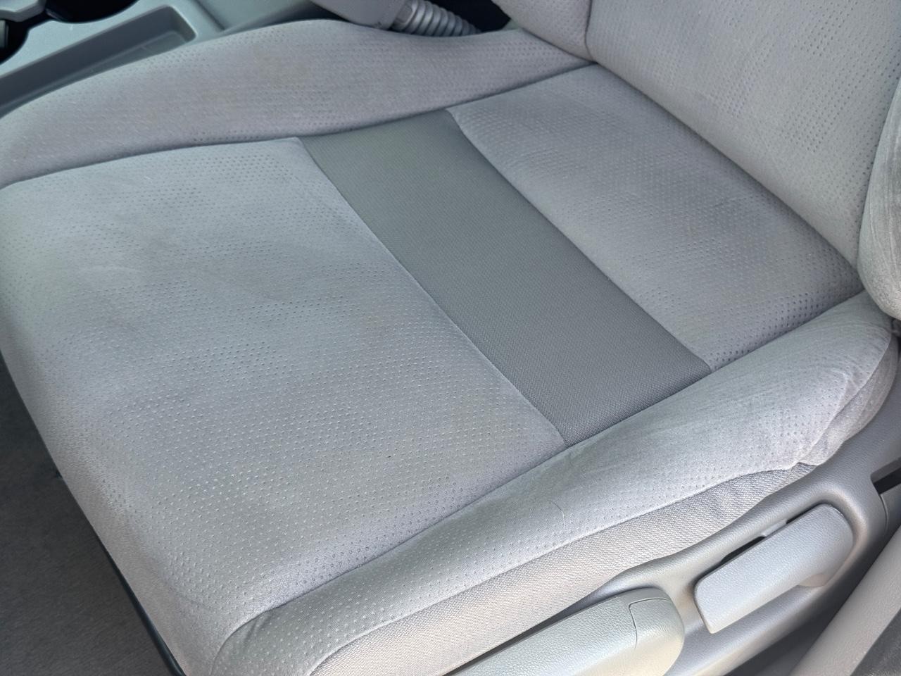 Honda CR-V Vehicle Full-screen Gallery Image 24